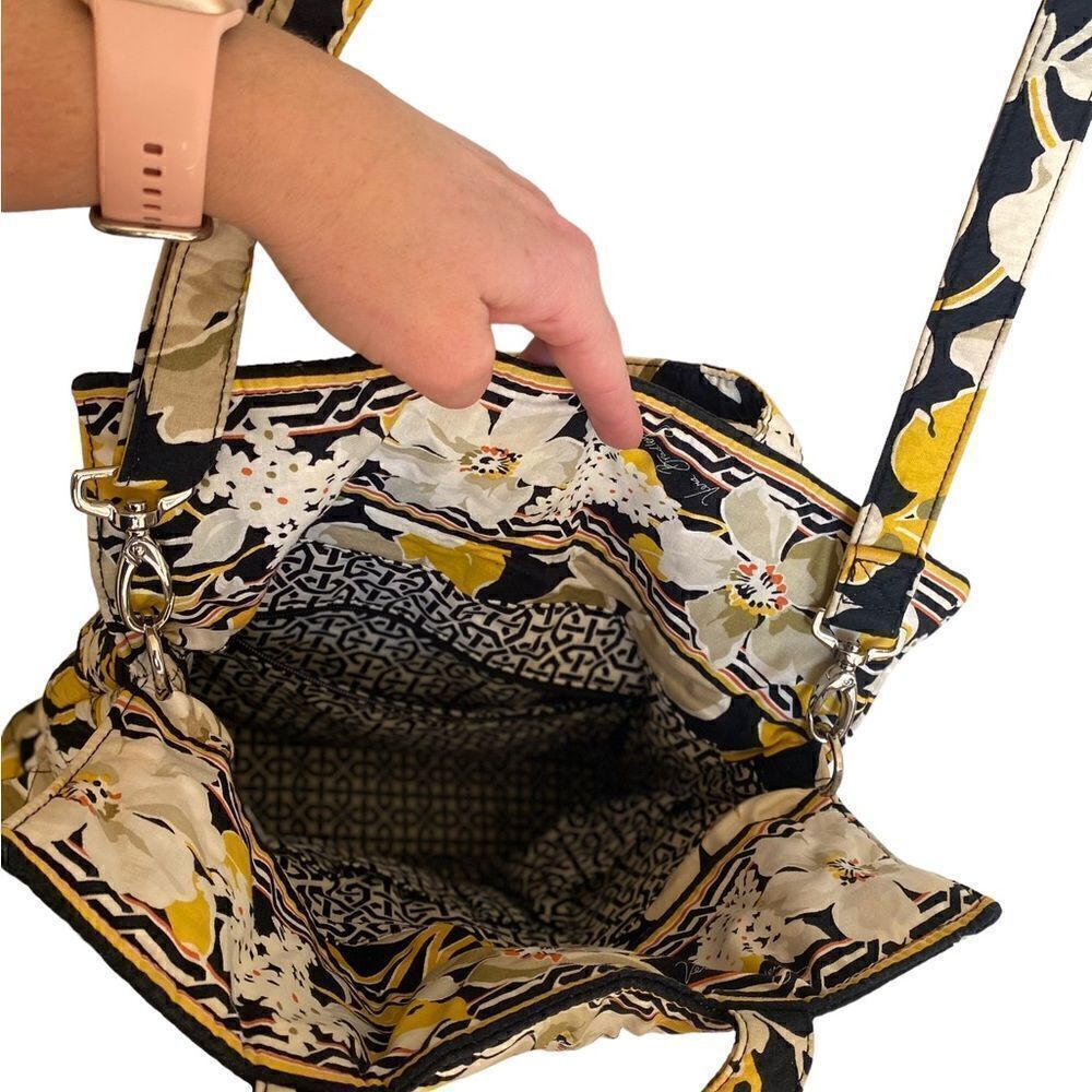 Vera Bradley Dogwood Purse - Picture 5 of 5